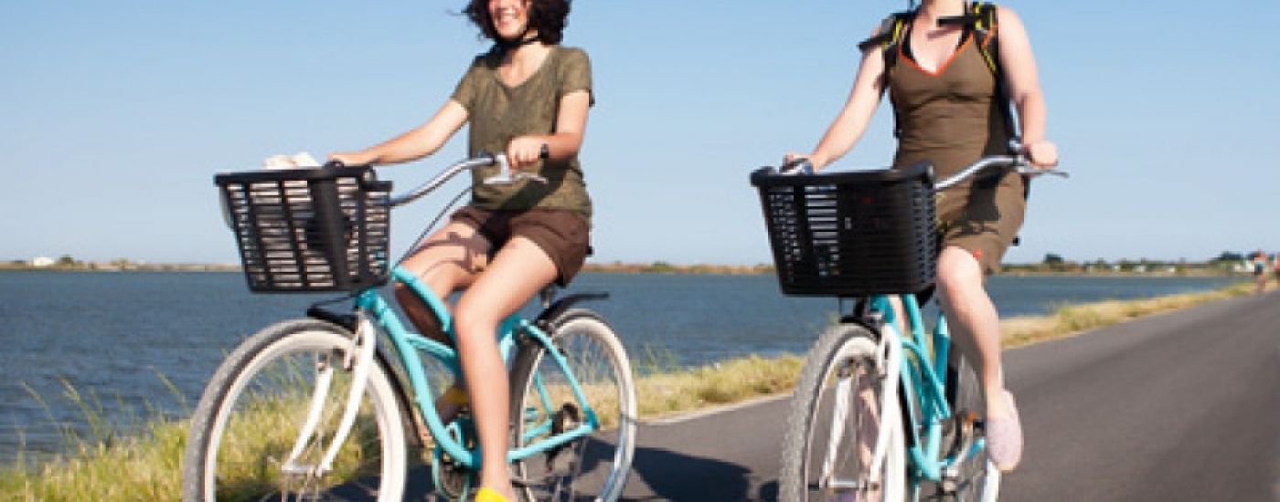 Mit öffentlichen Verkehrsmitteln und dem Fahrrad zum Strand in Montpellier fahren