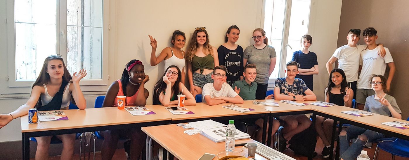 offer French courses for juniors in Montpellier